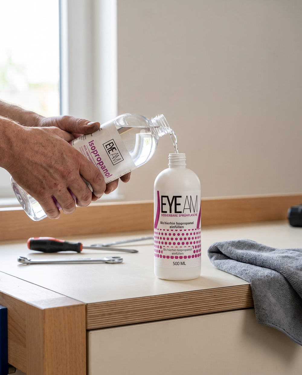 Isopropanol 1000 ml in die 500 ml Mischflasche füllen